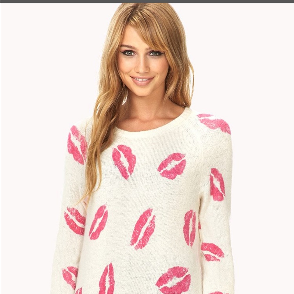 Rhapsody - “Kiss Me Pretty” Sweater - White Sweater with Red Lips - Size Large